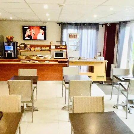 Initial By Balladins Saint-quentin / Hotel 2*