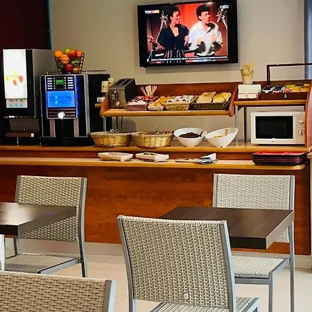 Hotel Initial By Balladins Saint-quentin / 2*