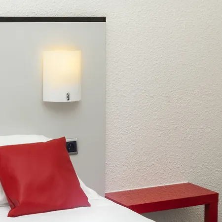 Initial By Balladins Saint-quentin / 2*