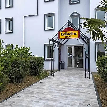 Le Balladins De Saint-quentin Отель 2*