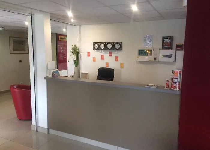 Le Balladins De Saint-quentin Hotel 2*