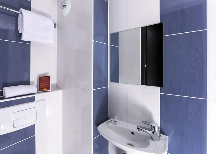 Le Balladins De Saint-quentin Hotel 2*