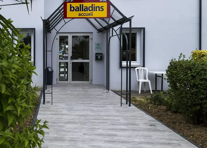 Le Balladins De Saint-quentin Hotel 2*